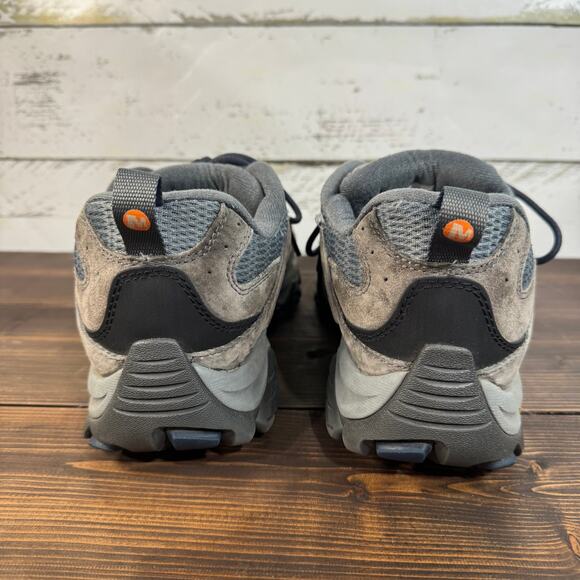 Athletic_Shoes